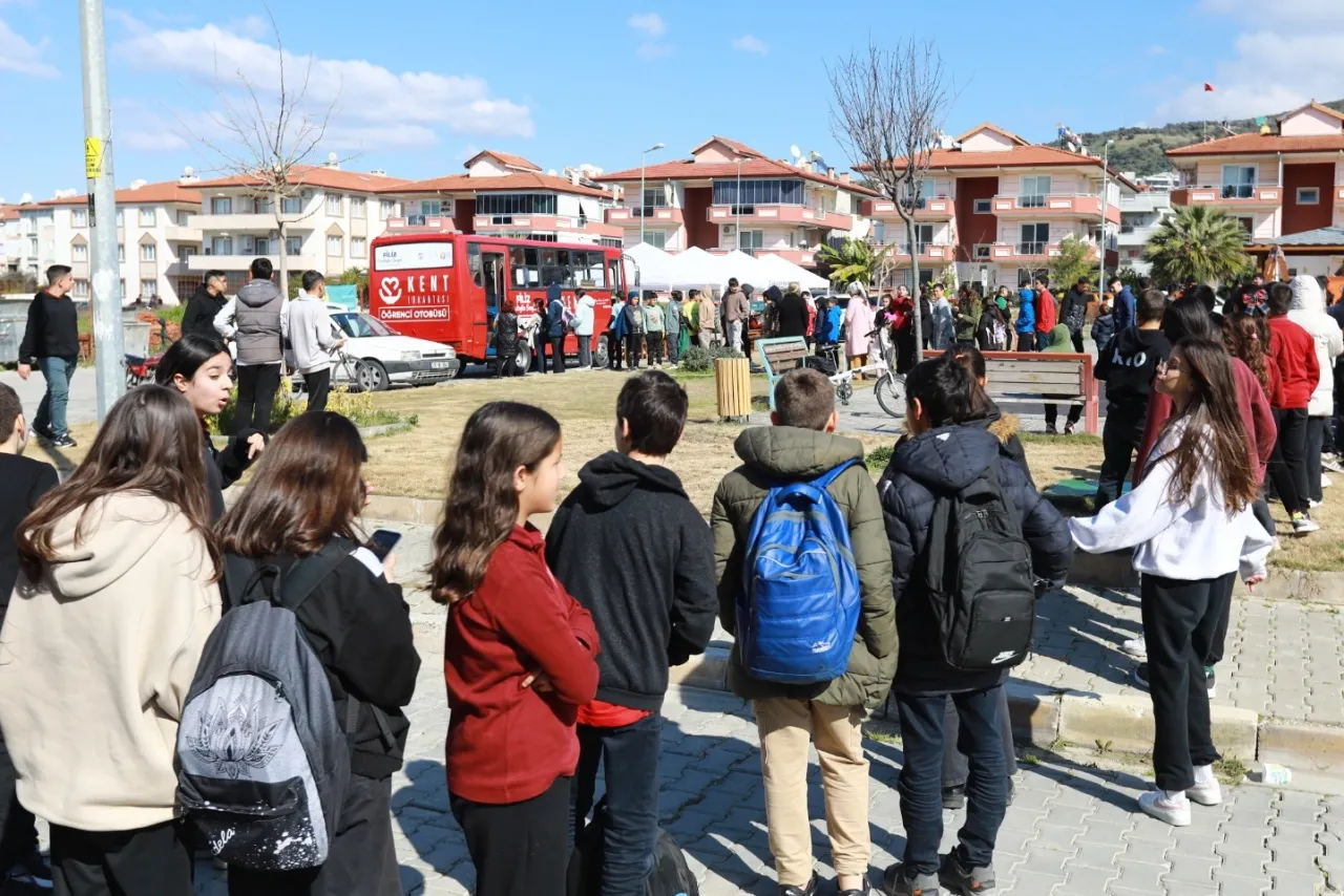 Efes Selçuk’ta öğrenci otobüsleri sezonu kapattı
