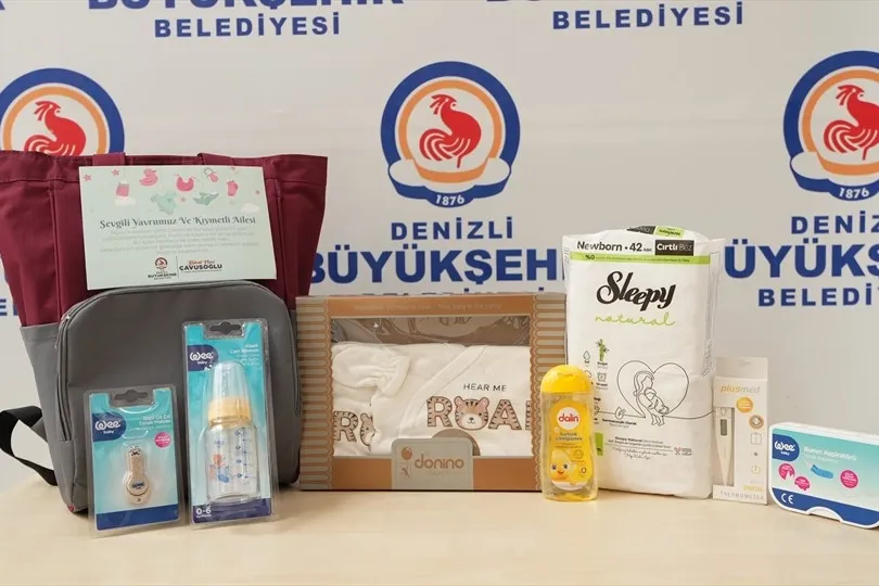 Denizli'de ailelere bebek bezi ve çanta desteği