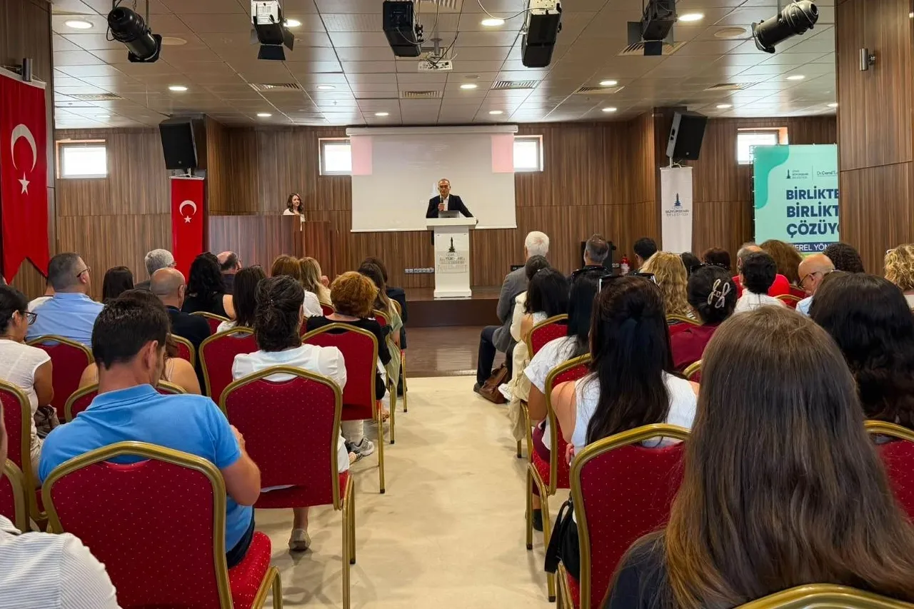 İzmir’in evde bakım modeli masaya yatırıldı
