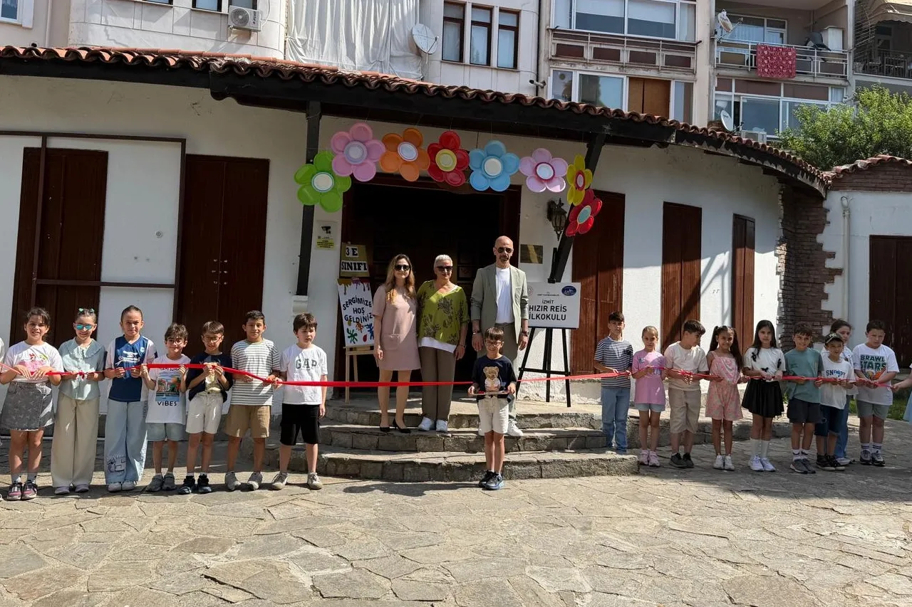 Cumhuriyet Sanat Galerisi minik ressamlara ev sahipliği yaptı
