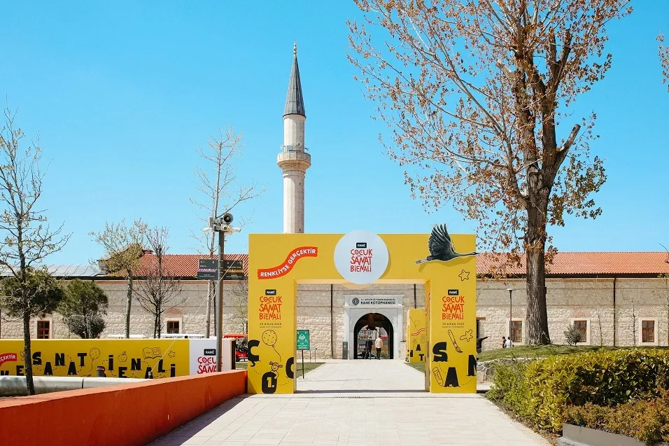 450 bin ziyaretçiyi aştı.. Bienal 31 Temmuz’a uzatıldı