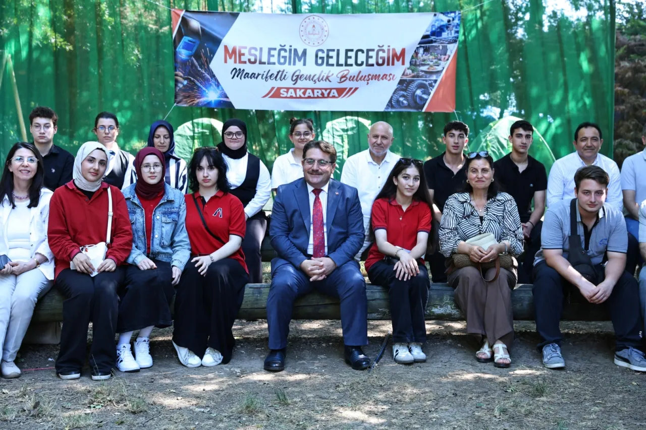 Sakarya'da "Mesleğim Geleceğim, Marifetli Gençlik Buluşması" Macera Park’ta gerçekleştirildi