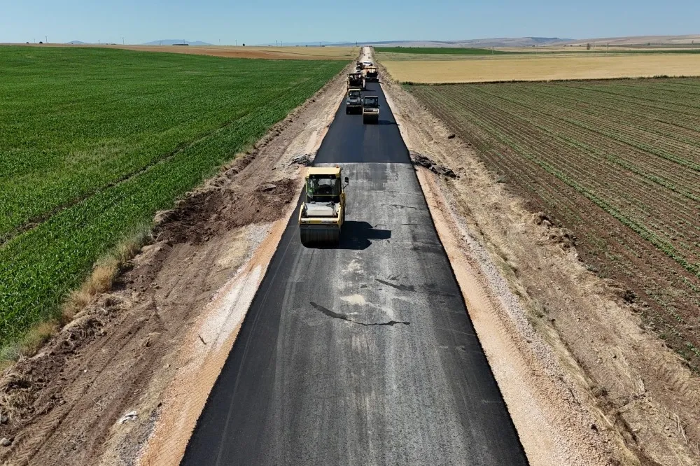 Eskişehir'de yol çalışmaları aralıksız sürüyor