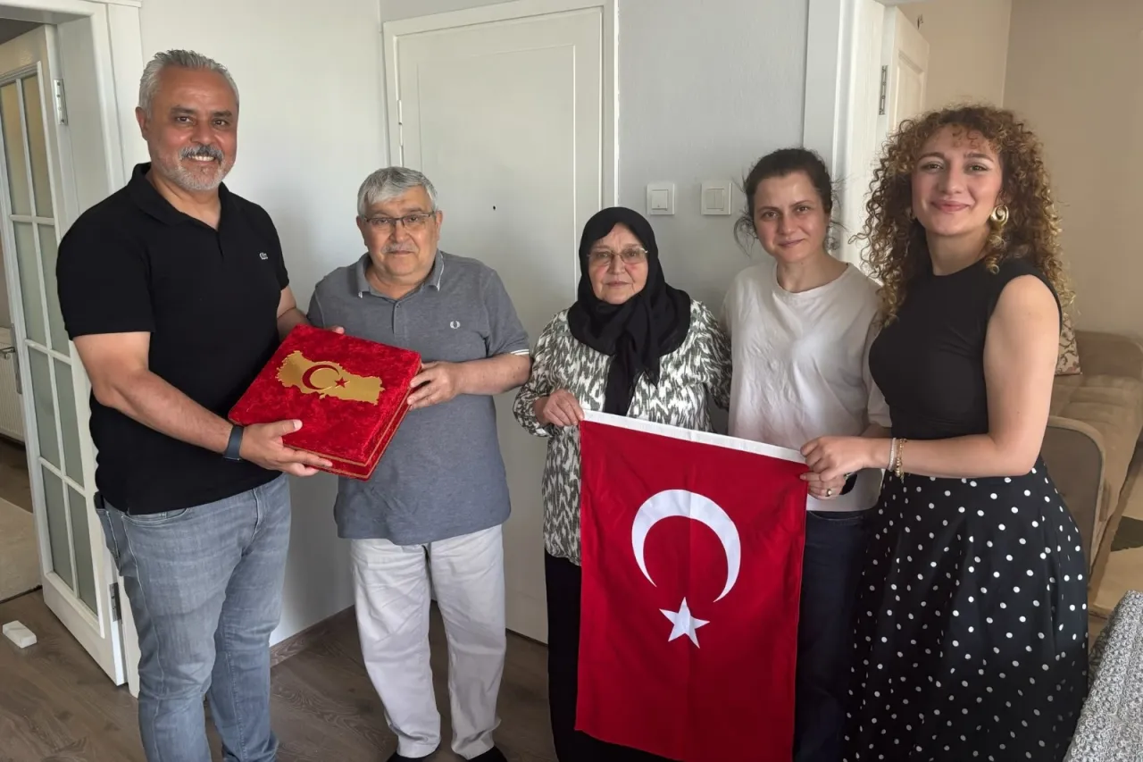 İzmit Belediyesi gazileri yalnız bırakmıyor