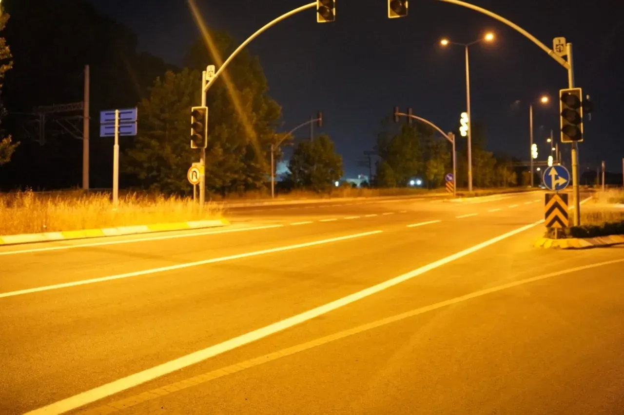 Kocaeli İzmit’te yol çizgileri yenileniyor