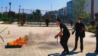 Engelli yaşam merkezi personeline yangın eğitimi verildi