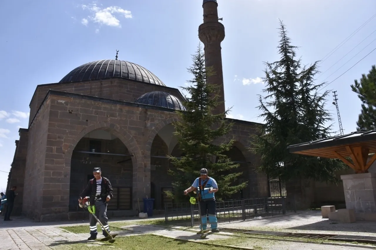 Kayseri Kocasinan'da bayram öncesi hizmet seferberlii