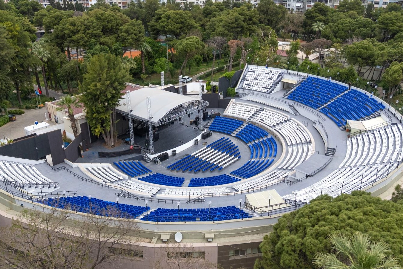 İzmir'de Açıkhava’ya VIP konforu