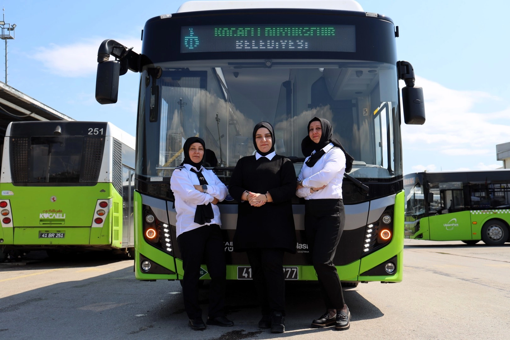 Kocaeli’de ulaşıma “anne eli” değdi