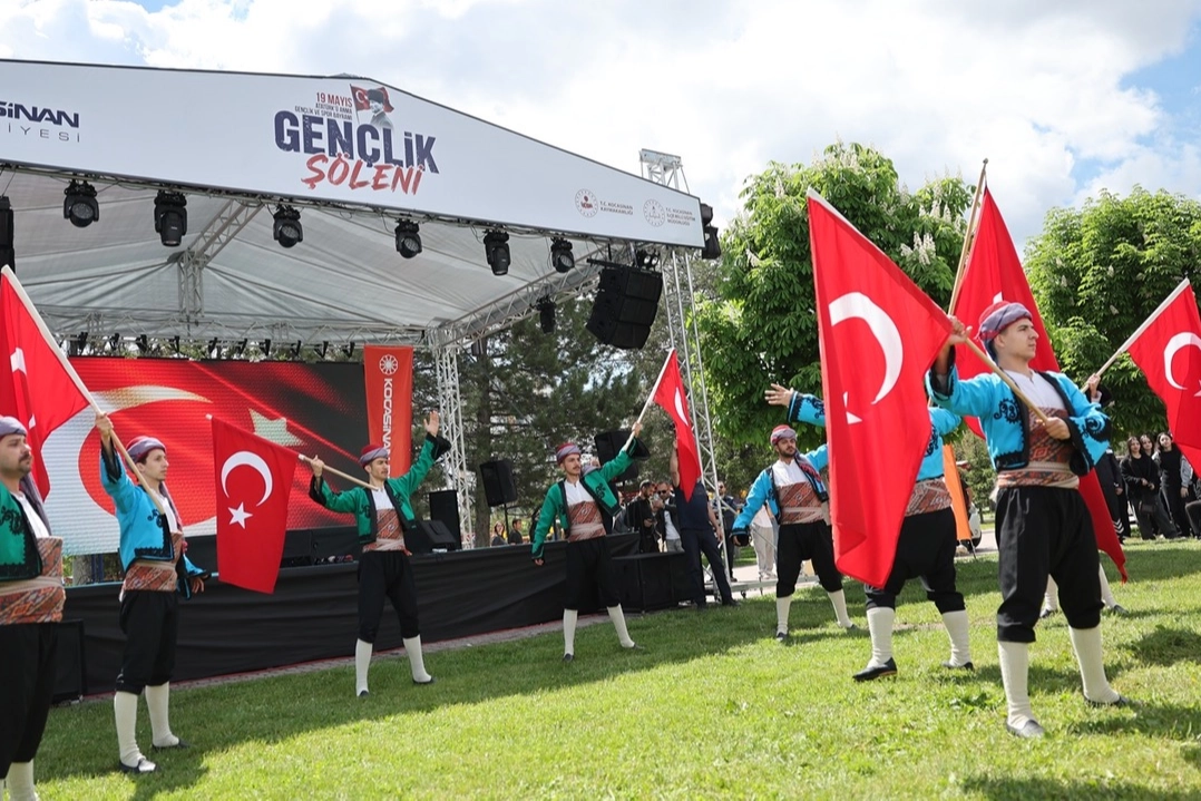 Kayseri Kocasinan'da Gençlik Şöleni'ne büyük ilgi
