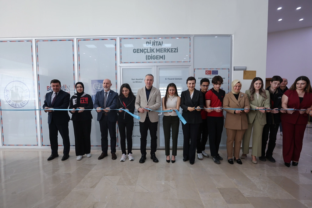Sivas’ta Dijital Gençlik Merkezi açıldı