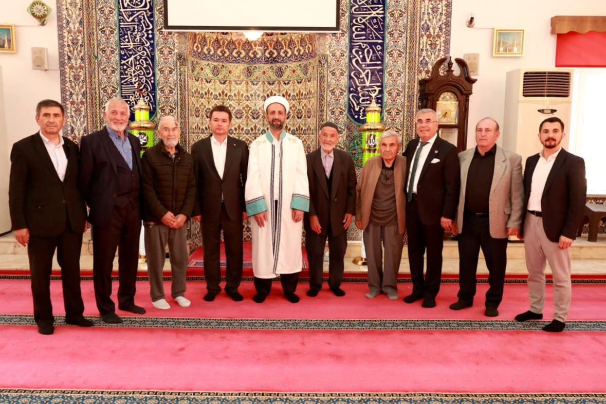 Bursa Osmangazi'de Başkan Erkan Aydın vatandaşlarla bayramlaştı