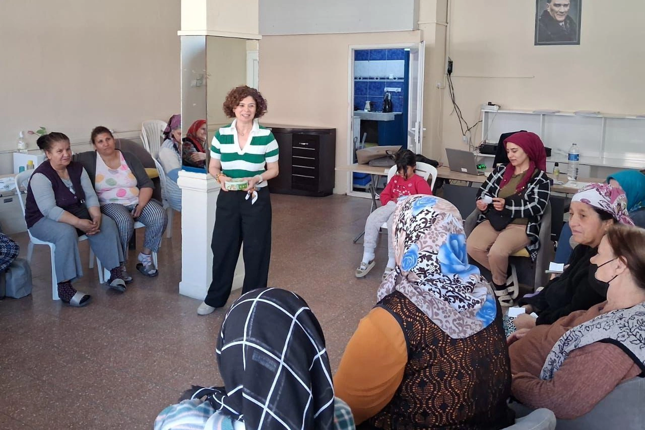 Kadın sağlığı seminerleri İzmir genelinde yaygınlaşıyor