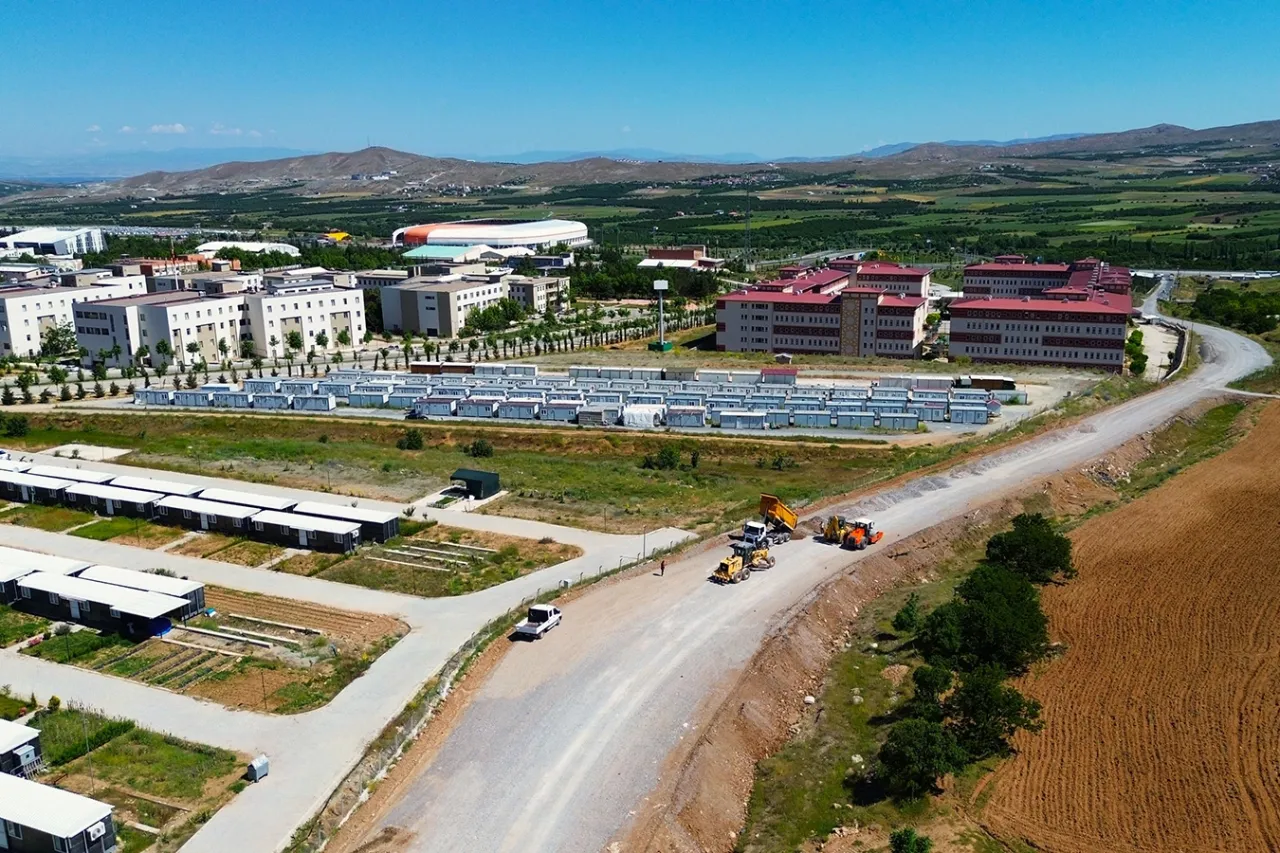 Malatya’da yol açma çalışmaları sürüyor