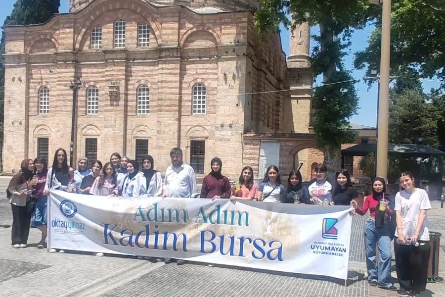 Bursa Yıldırım’da gençler tarihi yerinde keşfediyor