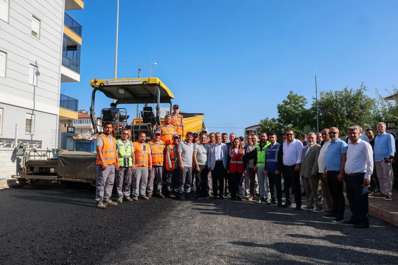 Antalya Yeniköy’de asfalt çalışmaları başladı