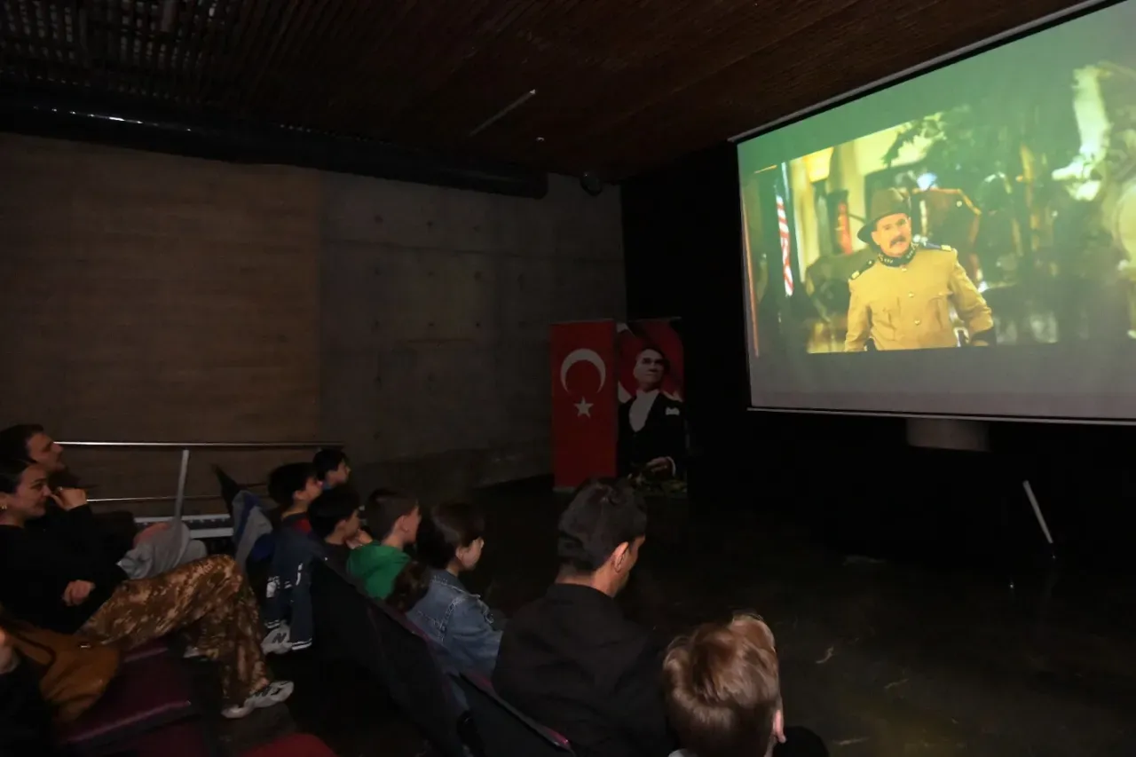 Bursa Osmangazi’de sinema tarihle buluştu