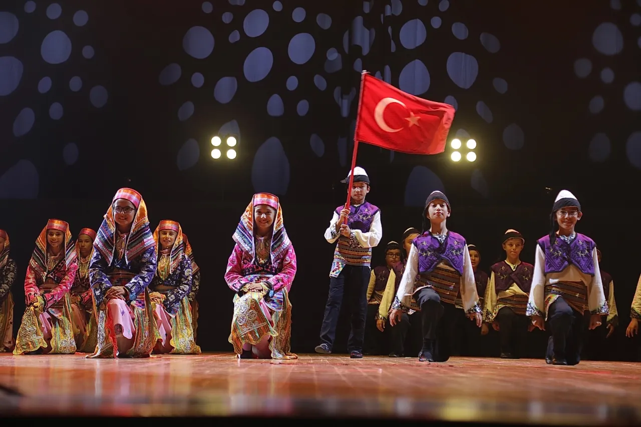 Konya'da 'Halk Oyunları' heyecanı