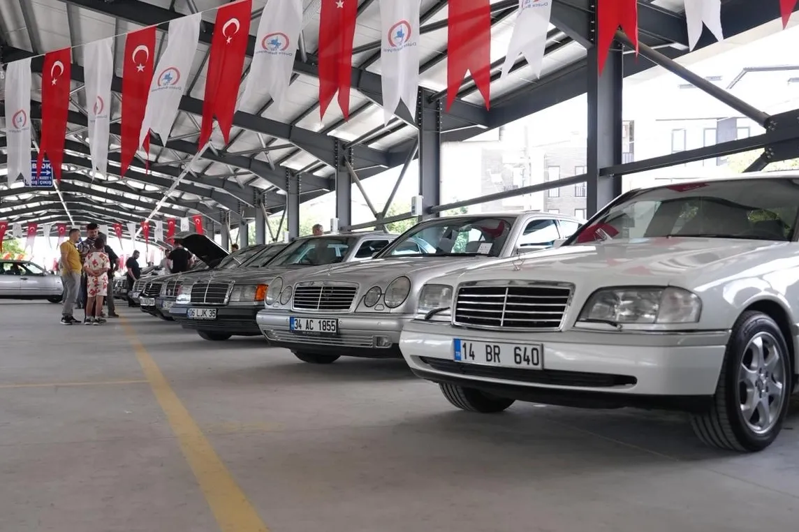 Düzce'de Mercedes tutkunları buluştu