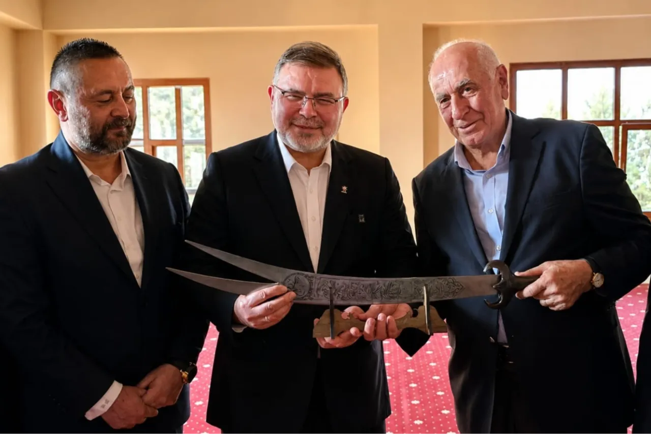 İzmir Karşıyaka'da Muharrem Lokması buluşması