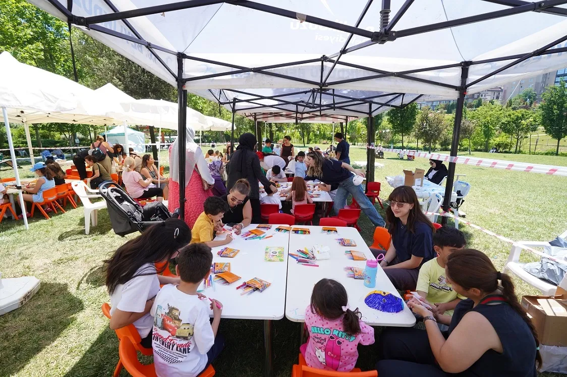 İstanbul Beylikdüzü’nde karne sevinci şenliğe dönüştü