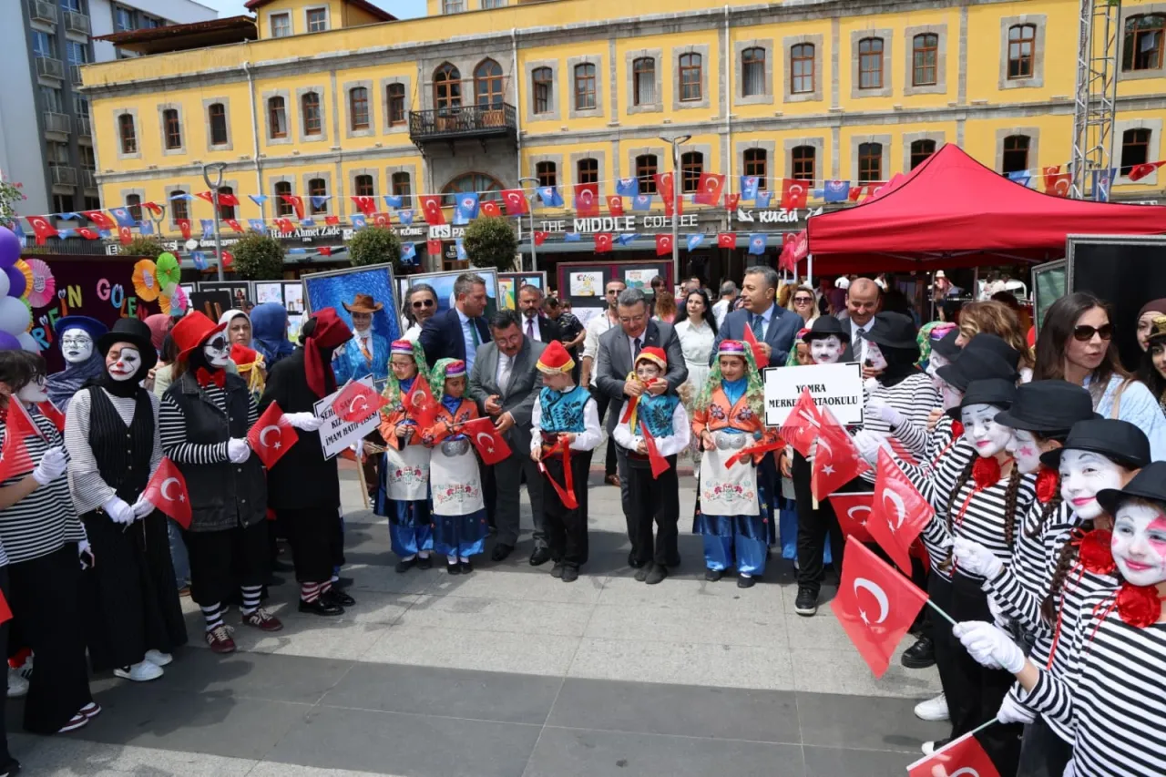 Trabzon’da Kültür ve Sanat Festivali renkli görüntülerle başladı