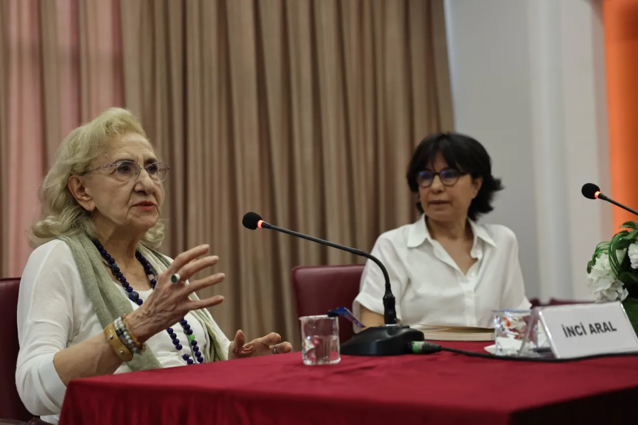 İnci Aral Bursa Nilüfer’de okurlarıyla buluştu