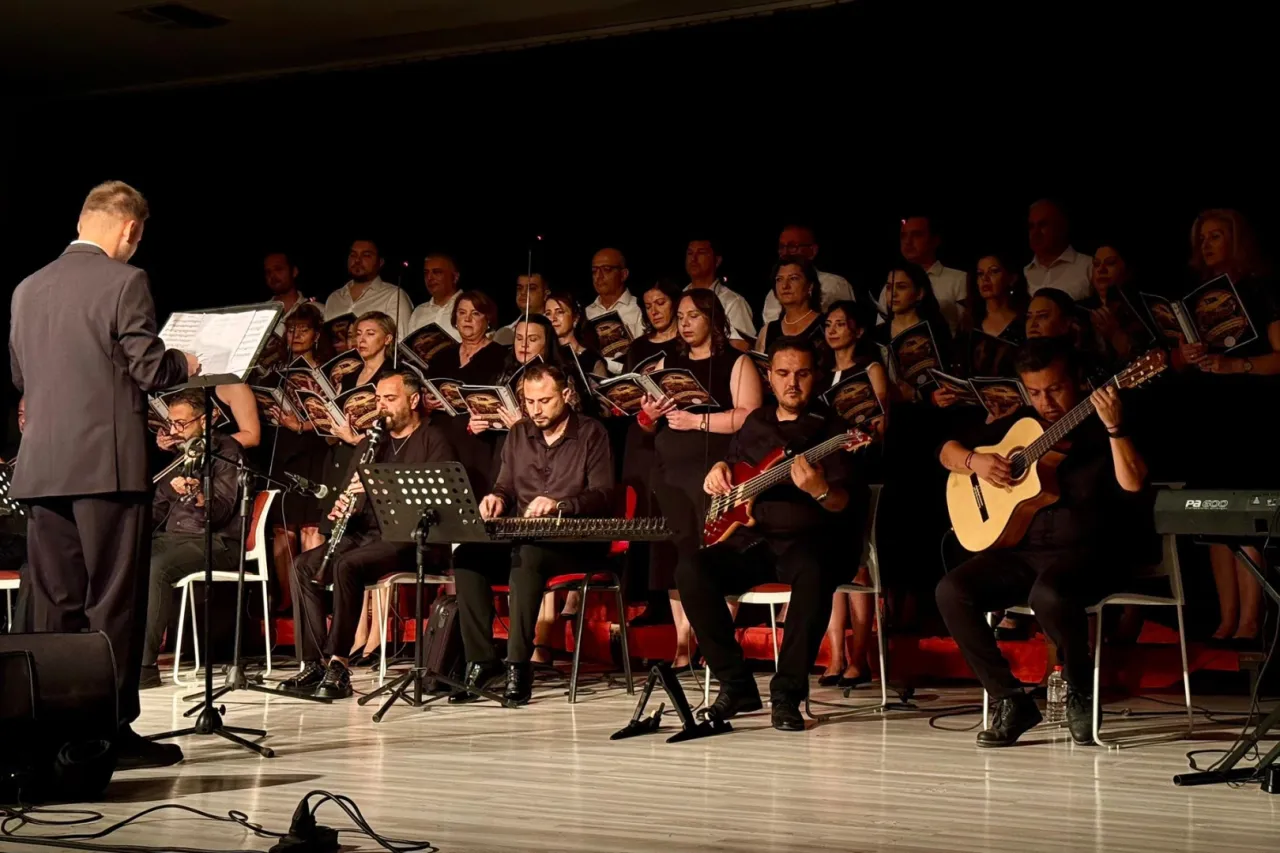 Keşanlı öğretmenlerden kültür ve sanat dolu gece