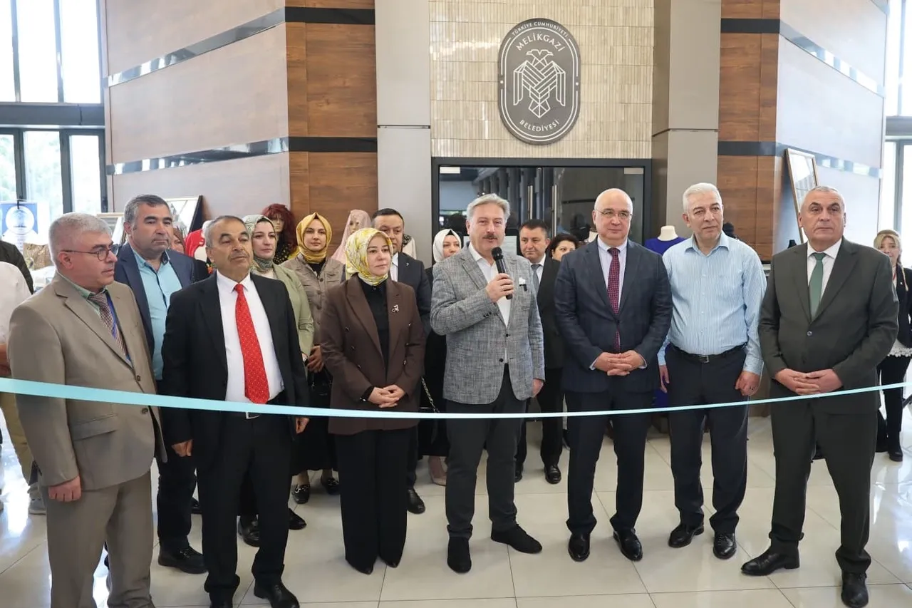 Kayseri Melikgazi'de yıl sonu sergisi