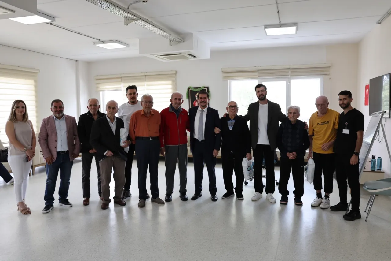 Bursa Nilüfer’de yaşlılara Babalar Günü ziyareti