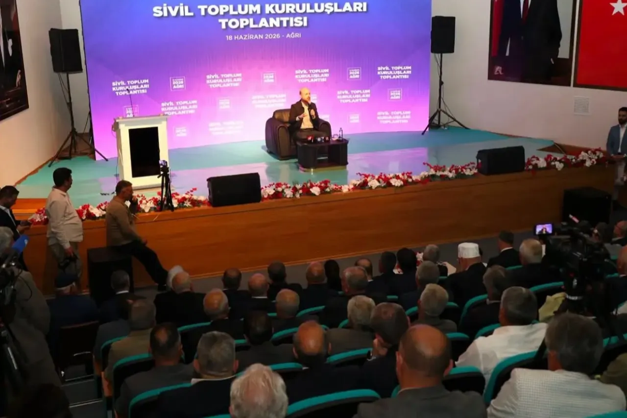 Ağrı Valisi Önder Bozkurt, Bilal Erdoğan’ın katıldığı STK toplantısında
