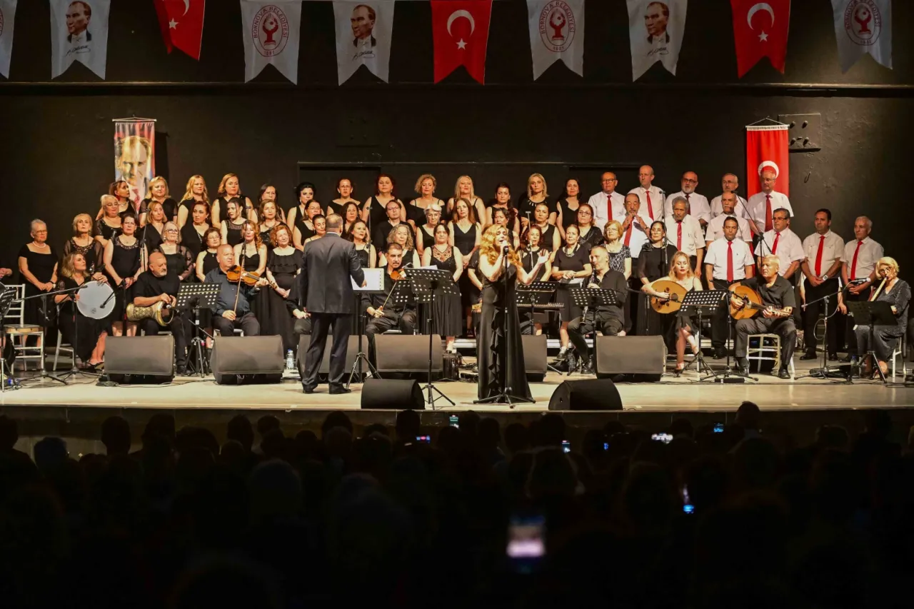 İzmir Bornova’da yaza coşkulu merhaba