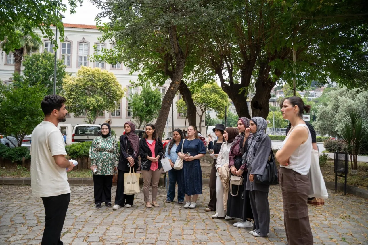 Tarık Dursun K.’nin izinde İzmir turu