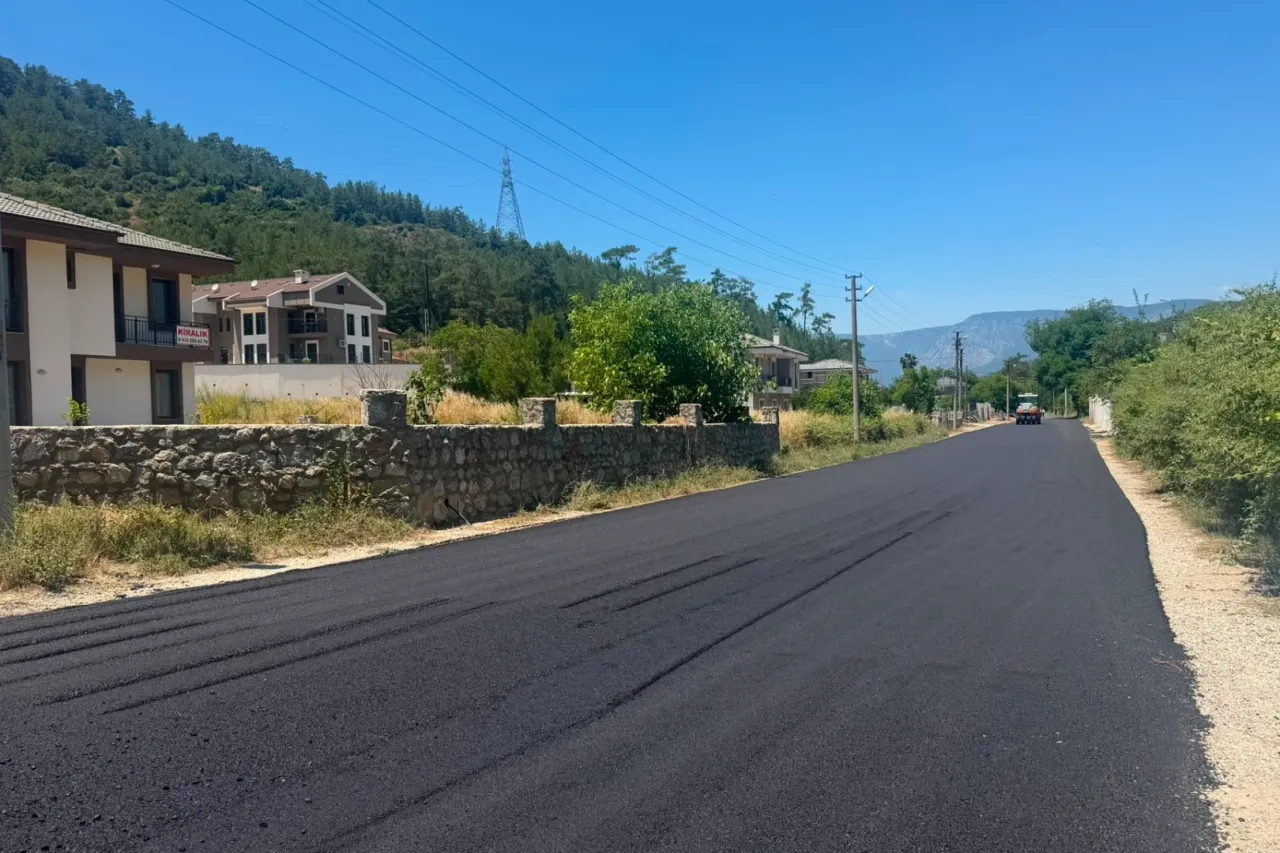 Muğla Marmaris’te yol çalışmaları sürüyor