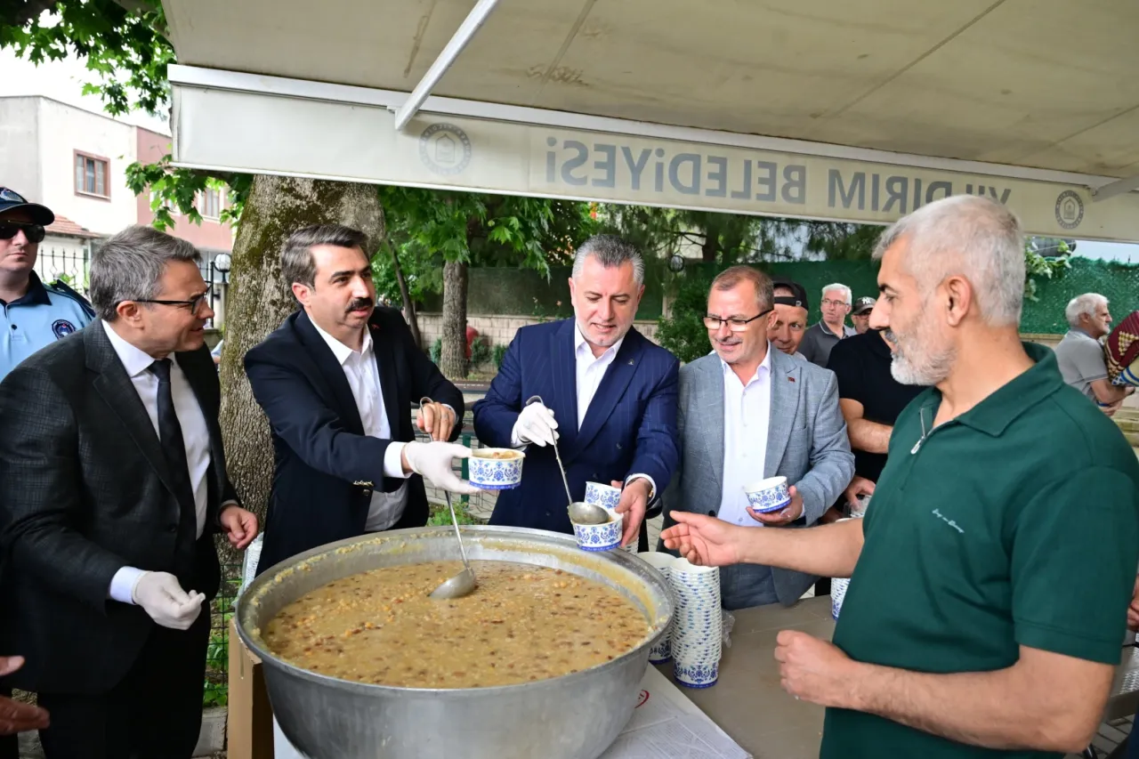 Bursa Yıldırım'da Başkan Yılmaz'dan hem ziyaret, hem bereket