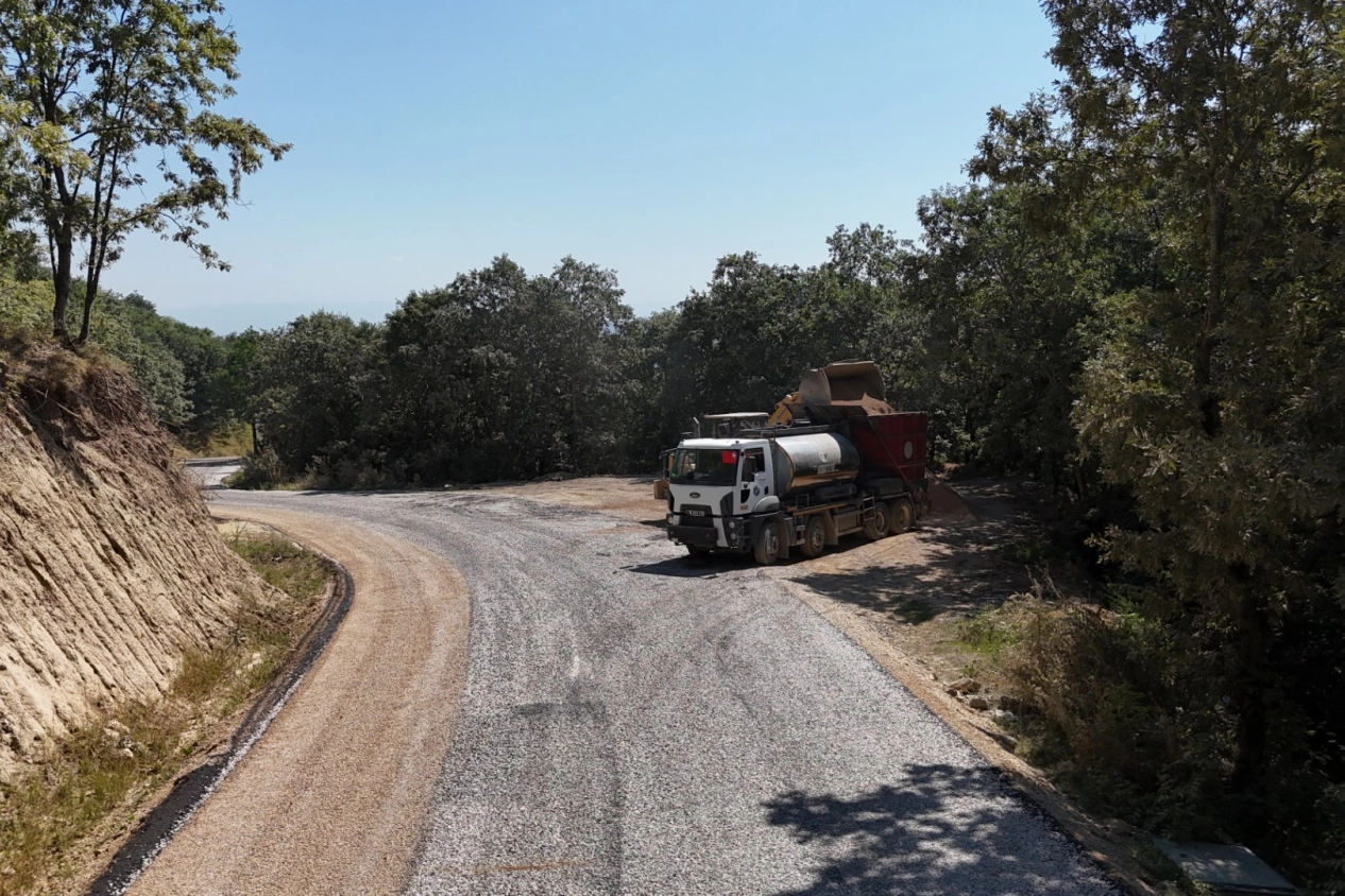 İnegöl’de kırsal 6 mahallenin yolu yenileniyor