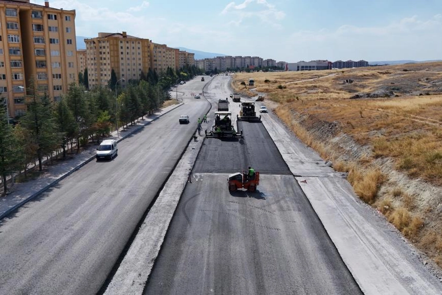 Kütahya’da asfalt çalışmaları sürüyor