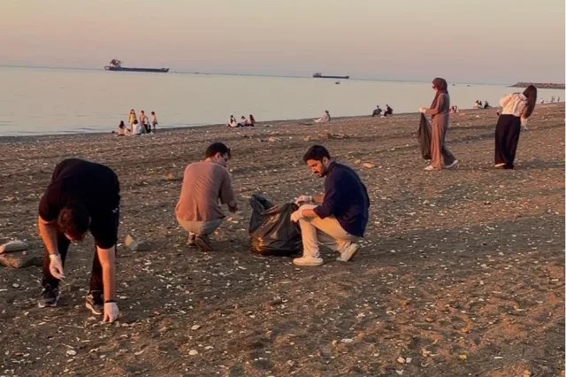 Trabzon'da Gençlik Meclisi’nden Ayasofya sahilinde çevre temizliği