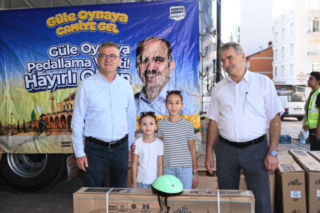 Seydişehir’de sabah namazına katılan çocuklara bisikletleri dağıtıldı