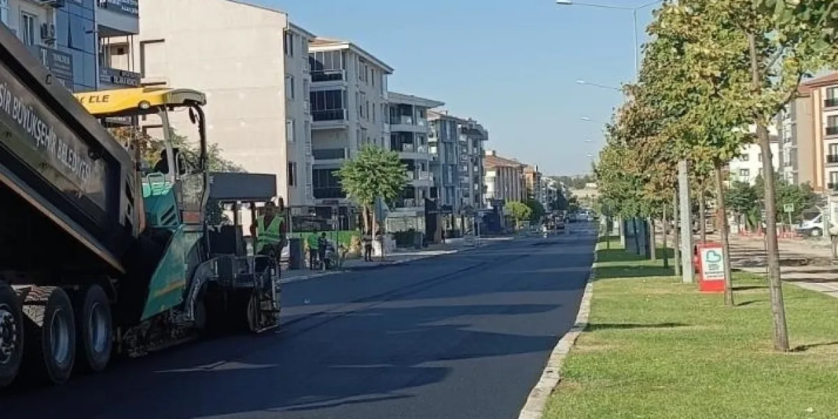 Balıkesir Altıeylül’de Savaştepe Caddesi modern yüzüne kavuştu
