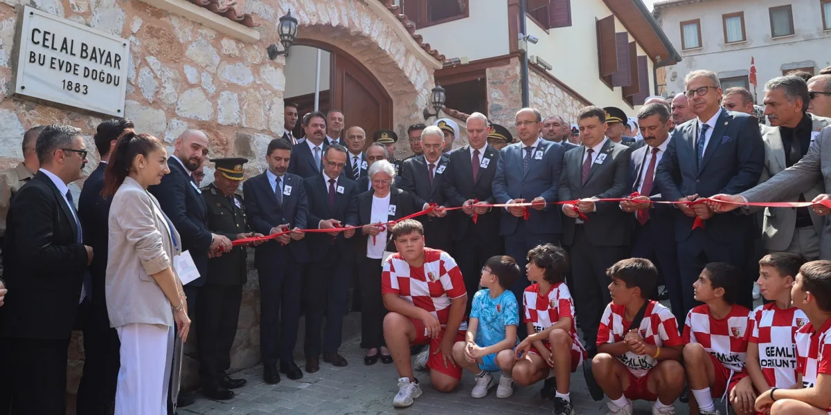 Celal Bayar, vefatının 40. yılında Bursa Gemlik'te anıldı