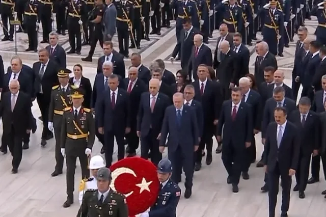 Büyük Zafer'in 104. yıl dönümünde devlet erkanı Anıtkabir'de