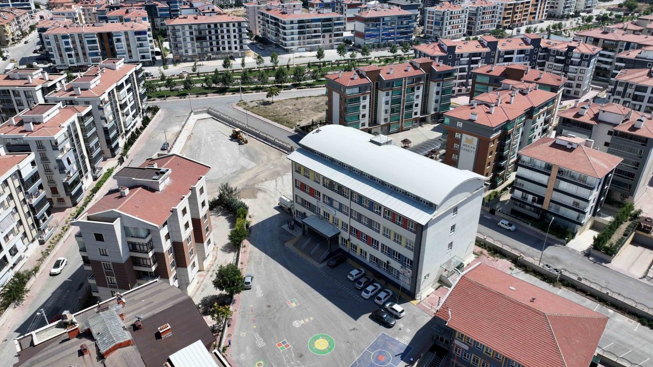 Karatay'da okullar yeni eğitim öğretim yılına hazırlanıyor