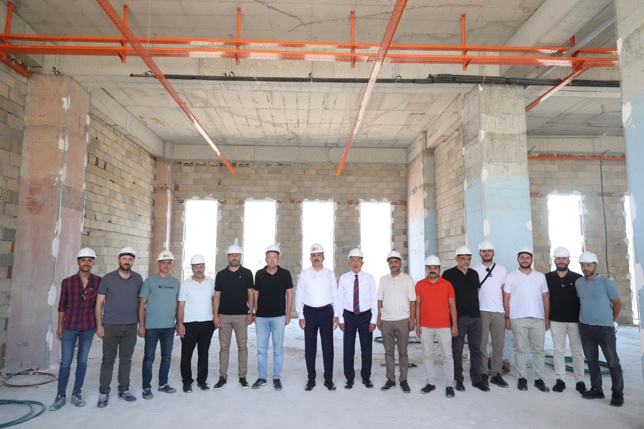 Büyükşehir’in gençlik kampüsü yükseliyor