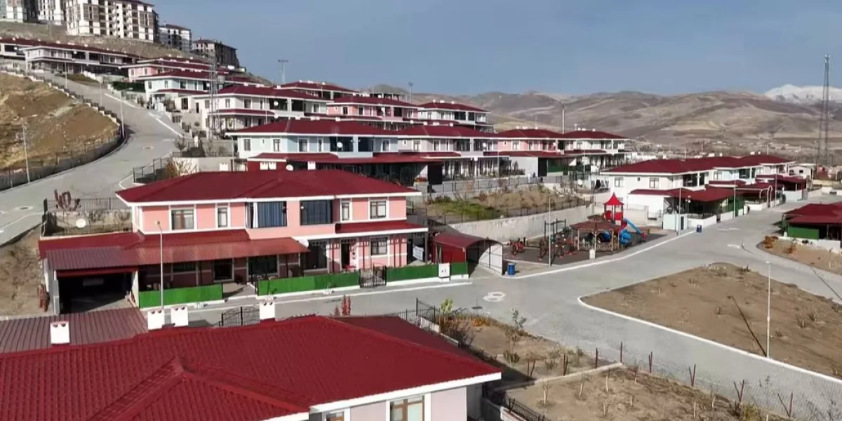 Elazığ’da 371 Ahıska Türkü aileye yeni konut ve kimlik kartı