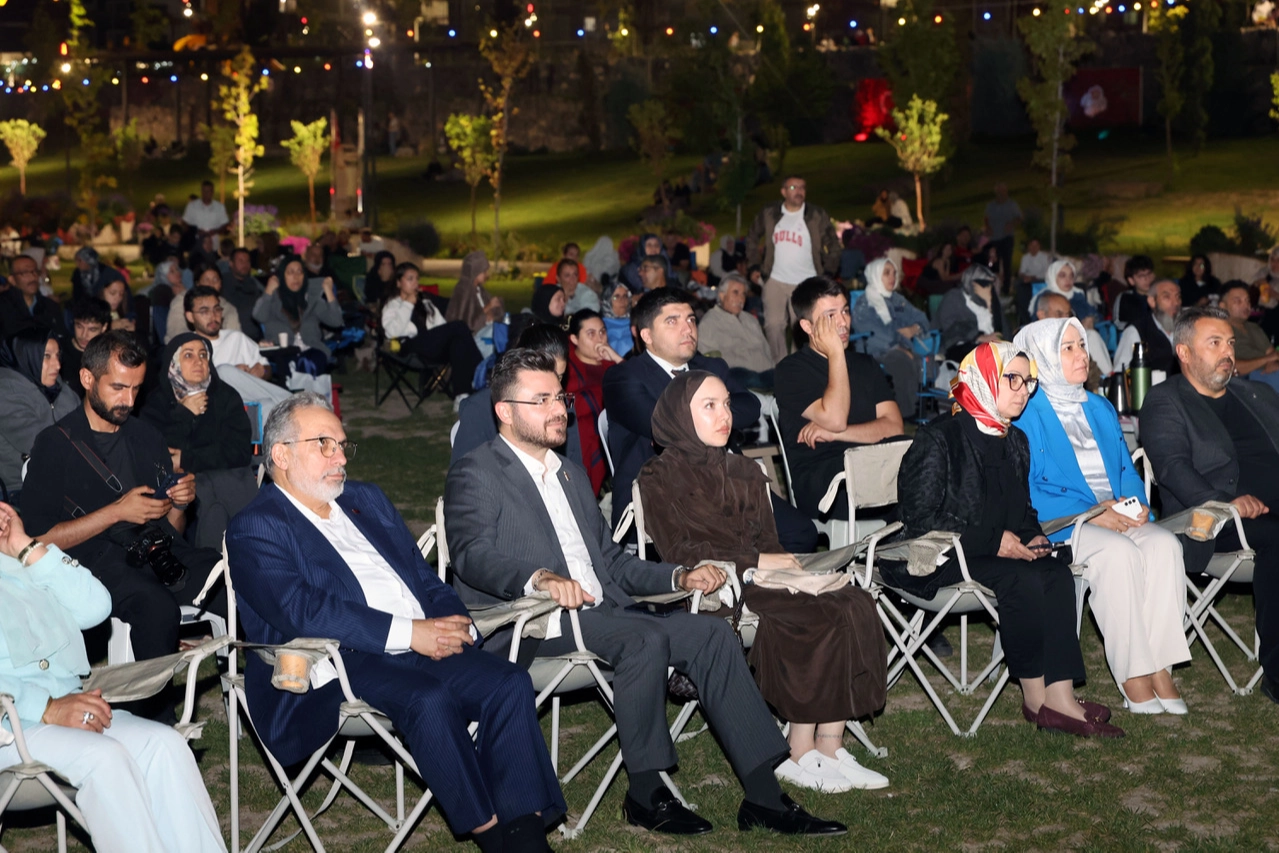 Kayseri Talas'ta 'Asırlık Gece' finali coşkusu