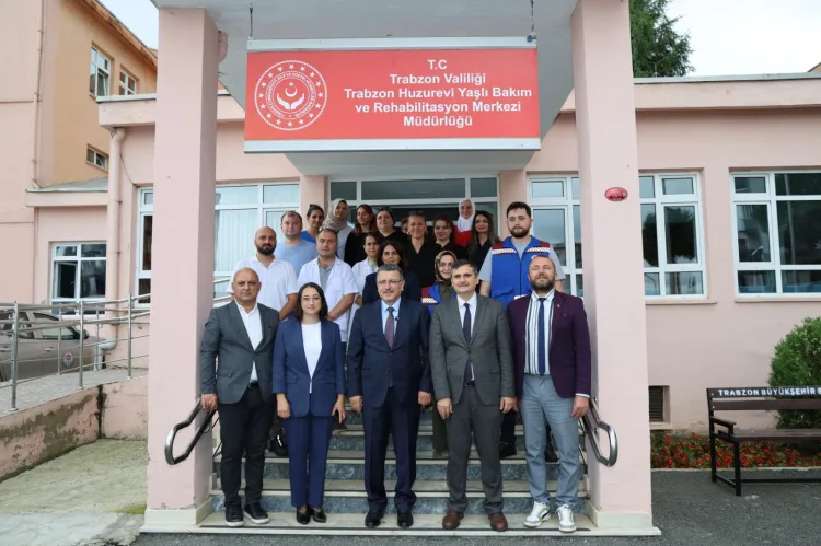 Trabzon Başkanı Genç, huzurevi ziyaret etti