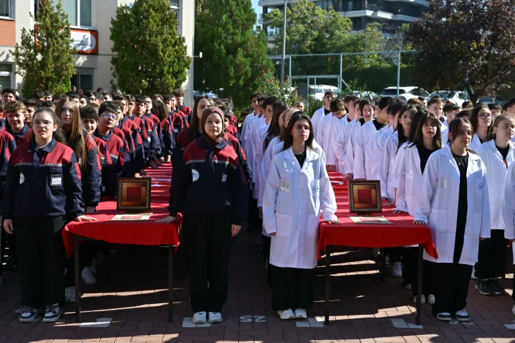 Bursa’da genç ahiler önlük kuşandı