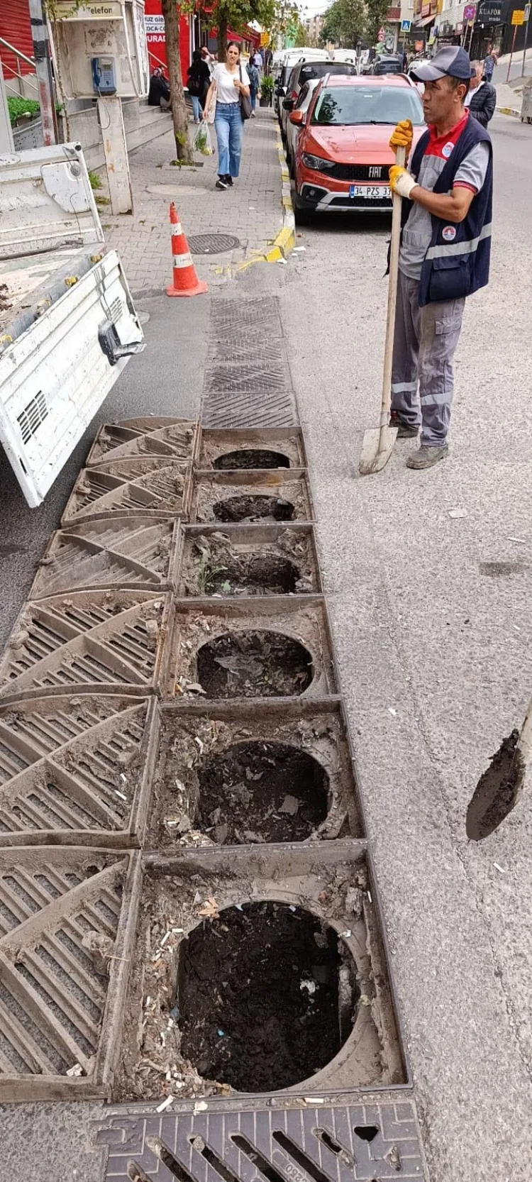 Maltepe’de yağış öncesi kanal ve mazgal temizliği başlatıldı