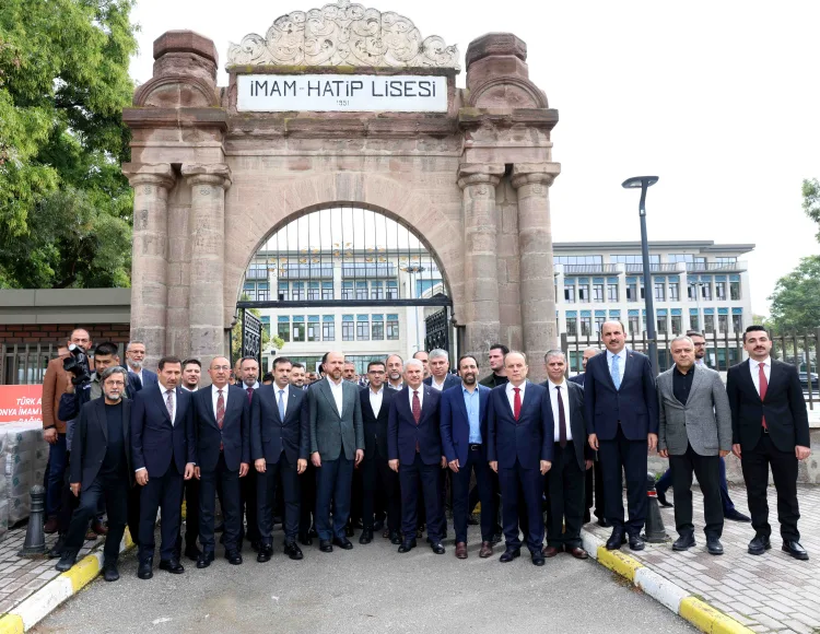 Konya Karatay'da 14. Geleneksel Hikaye Yarışması'nın ödülleri sahiplerini buldu